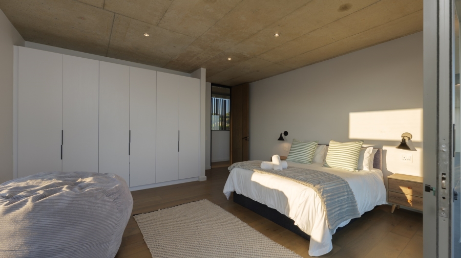 5 Bedroom Property for Sale in Suiderstrand Western Cape